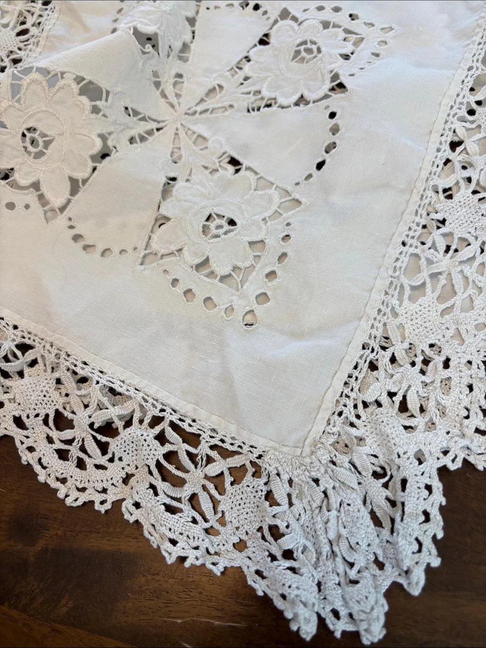 Vintage White Cutwork Lace Table Cloth - Classic Home Dining